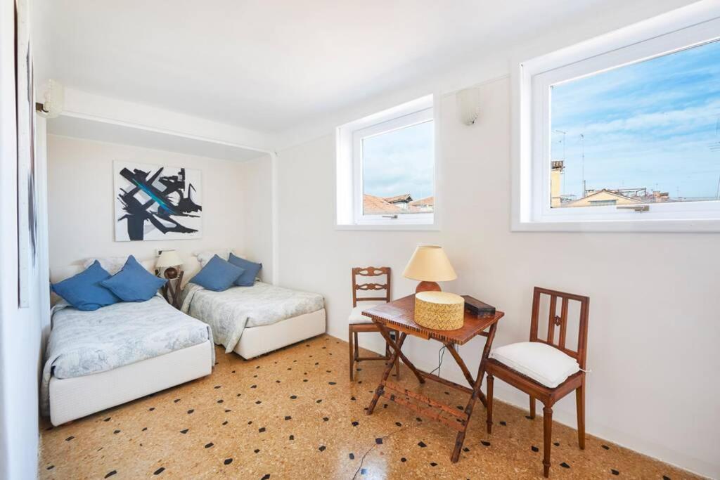 Ca' Fenice, Charming Apartment In San Marco, Sleep 7 Венеция Экстерьер фото