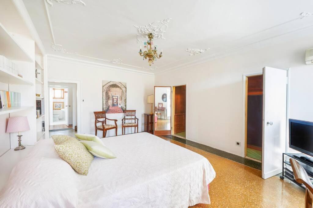 Ca' Fenice, Charming Apartment In San Marco, Sleep 7 Венеция Экстерьер фото