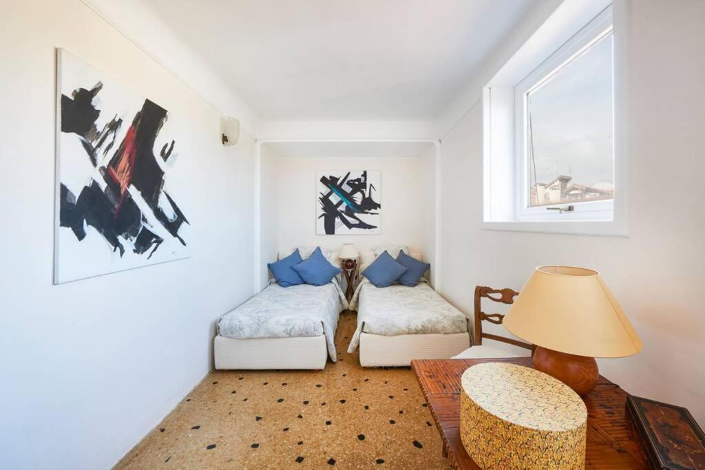 Ca' Fenice, Charming Apartment In San Marco, Sleep 7 Венеция Экстерьер фото