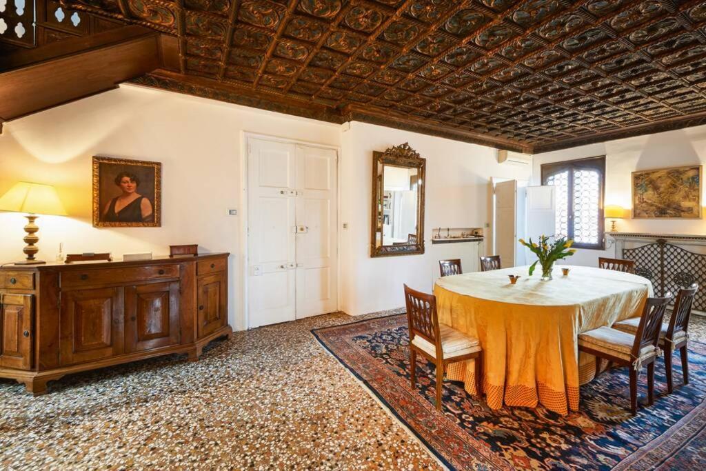 Ca' Fenice, Charming Apartment In San Marco, Sleep 7 Венеция Экстерьер фото